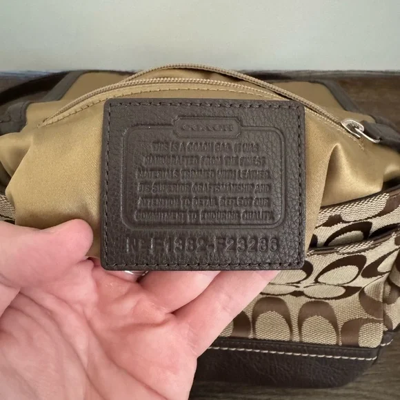 Coach Hamptons Flap Signature Crossbody Bag - Picture 5 of 6